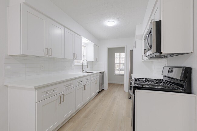 Building Photo - 3206 Cherry Creek Dr