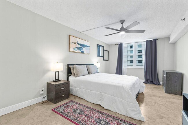 Building Photo - 4511 S Ocean Blvd