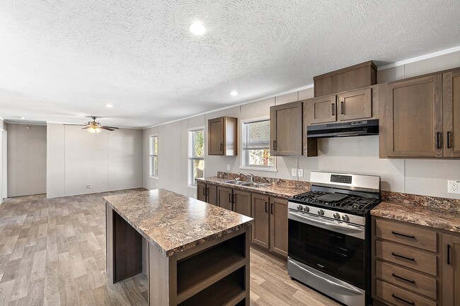Building Photo - 687 Elmdale Ln