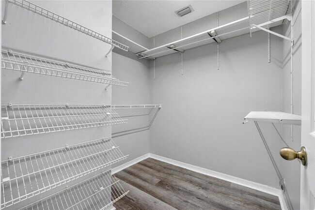 Building Photo - 9664 Royal Palm Blvd