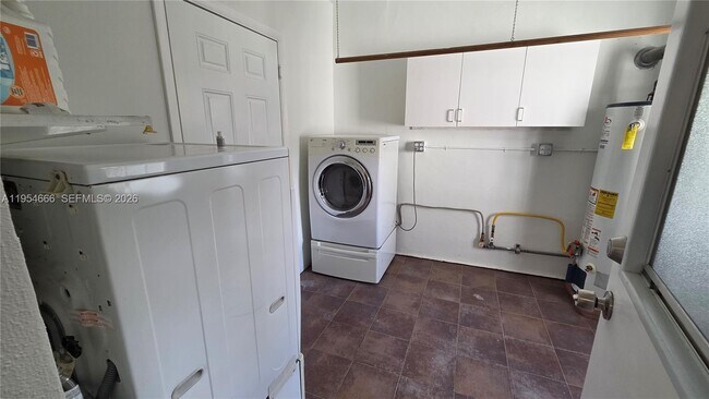 Building Photo - 1245 Coral Ln