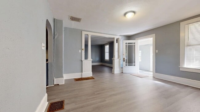 Building Photo - 3 bedroom, 1 1/2 bath in Mansfield!