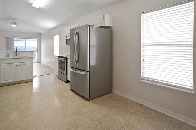 Building Photo - 1200 Woodchurch Ln