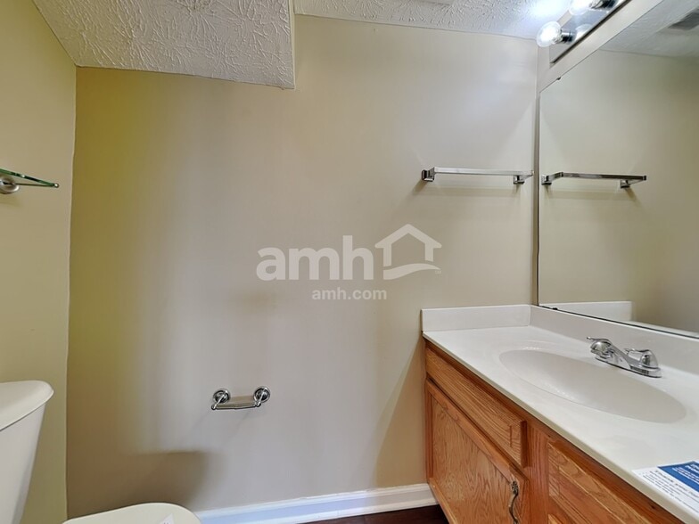 Building Photo - 1342 Shannon Ln