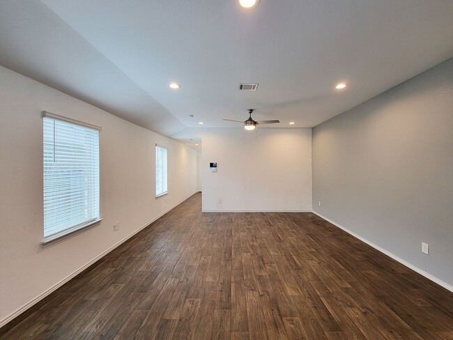 Building Photo - Welcome to your next home in the heart of Downtown Cleveland, Texas! This inviting 3-bedroom, 2-b...