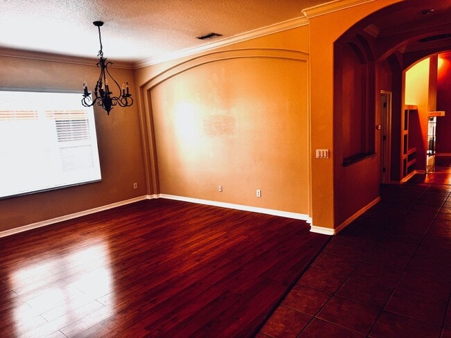 Building Photo - AVAILABLE NOW