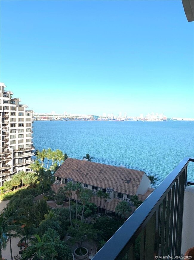 Building Photo - 520 Brickell Key Dr