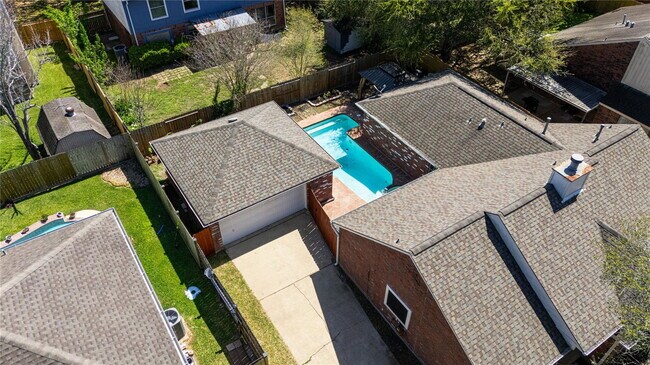 Building Photo - Spring Forest Drive, Pearland, TX 77584 - 3 BR 2 BA single-family home