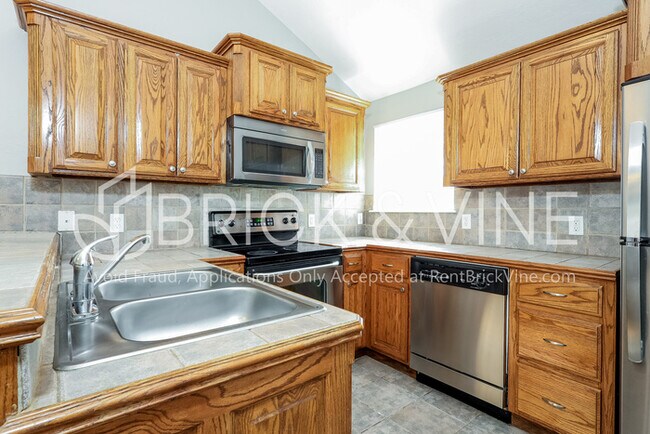 Building Photo - 4924 Sunny Ct