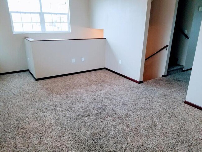 Building Photo - 1305 S G Ave, Unit 32