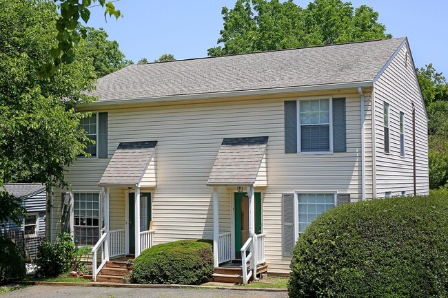 Primary Photo - Woolen Mills Duplex Near The Rivanna River