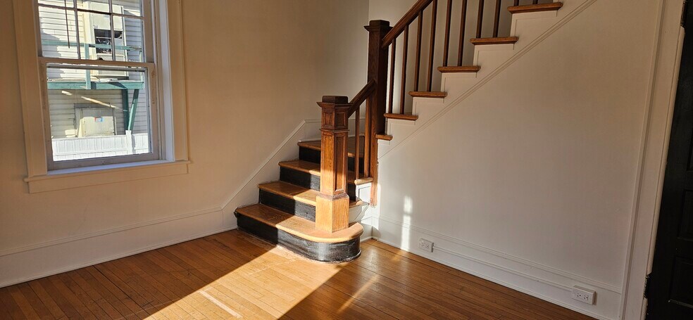 Building Photo - 506 E Liberty St