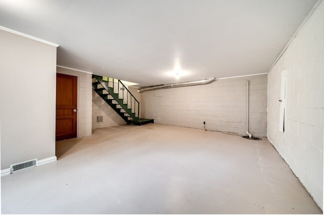 Building Photo - 411 Westchester Dr