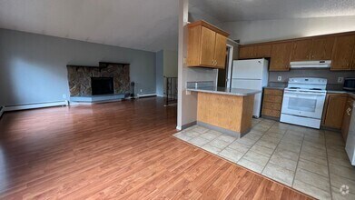 Building Photo - 403/405 Camelot Drive