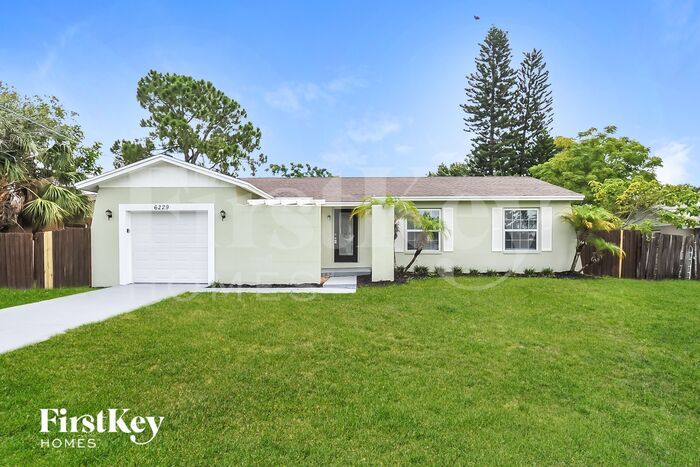 Primary Photo - 6229 Florida Cir N