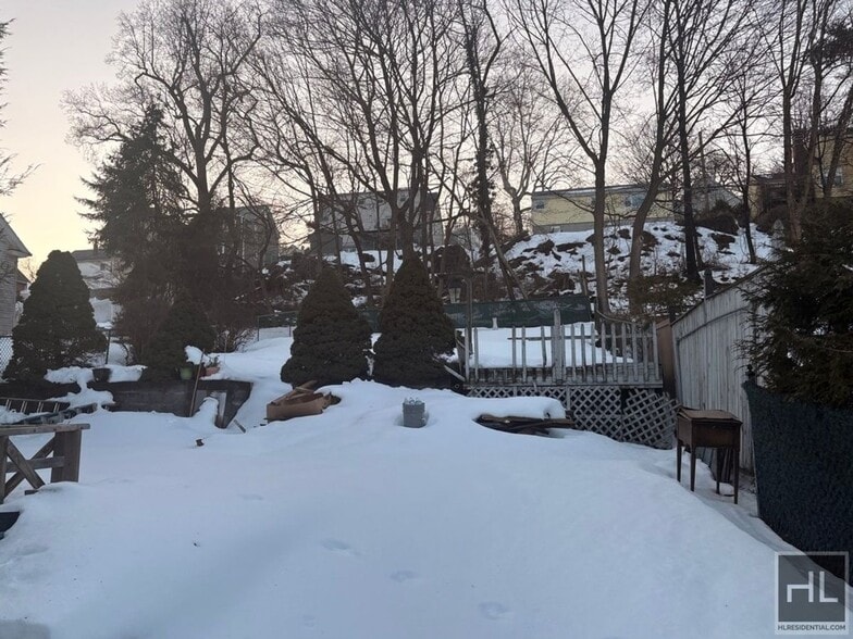 Building Photo - clover street, YONKERS