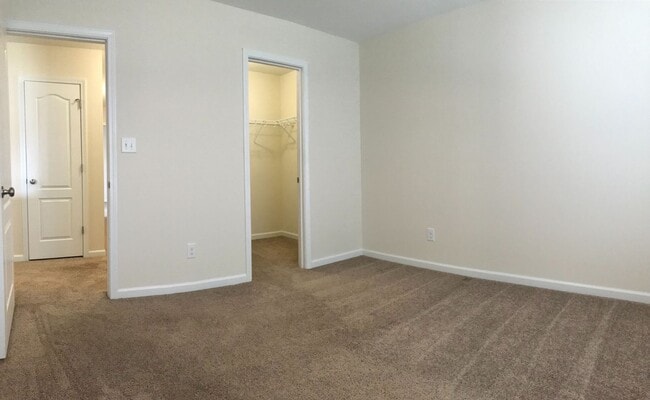 Building Photo - Regal Home on Regatta Way!