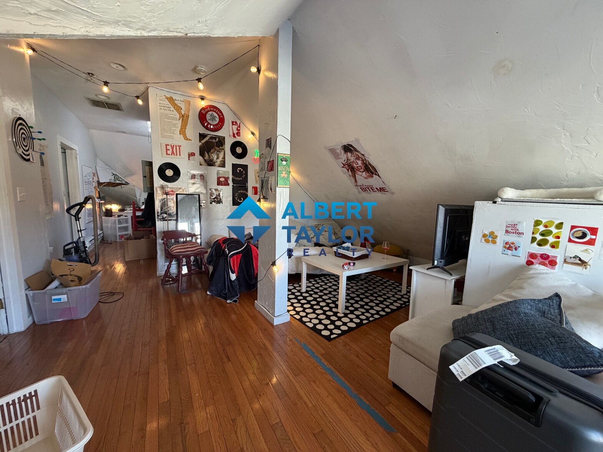 Building Photo - 45 Cherokee St