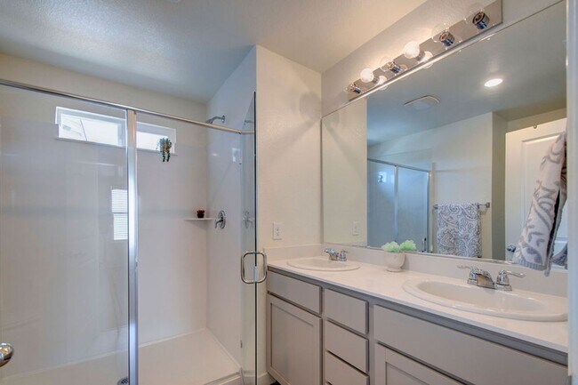 Building Photo - Terrific 4 bedroom available for rent - Al...