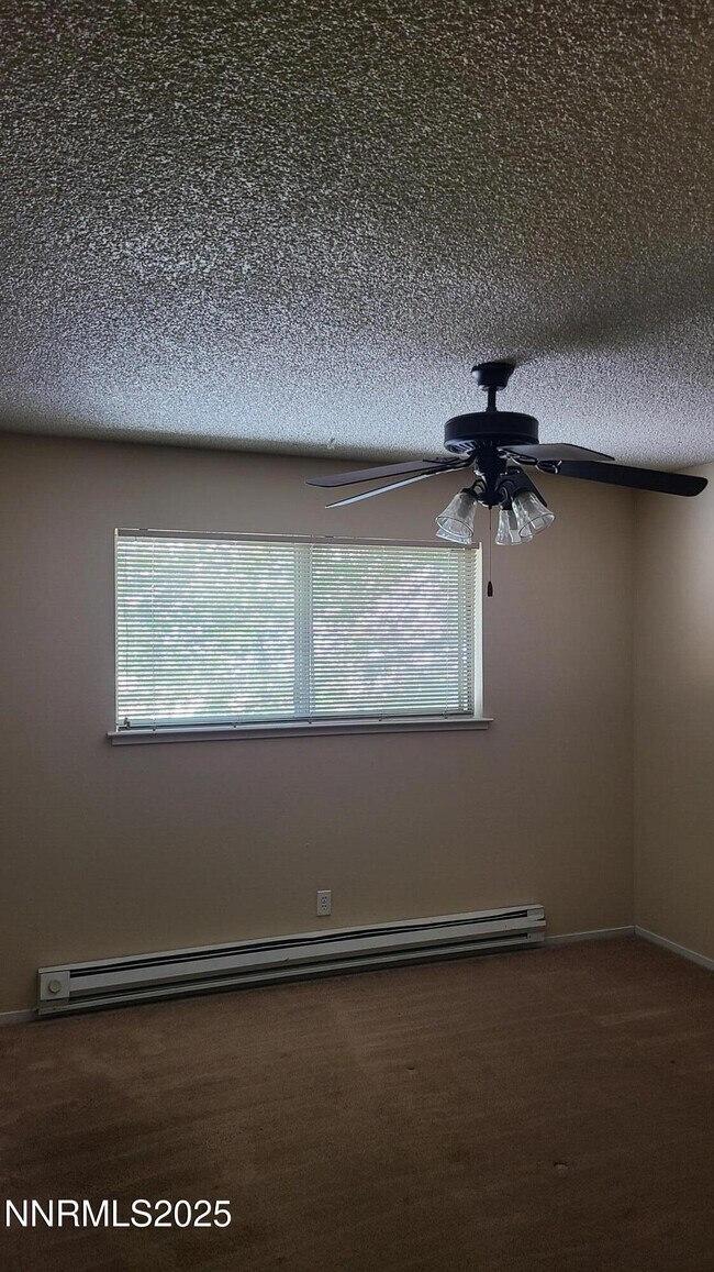 Building Photo - 5031 Catalina Dr