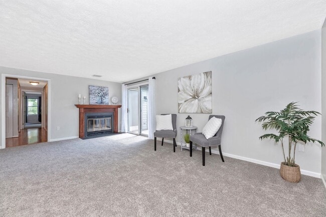 Building Photo - Condo Close to Downtown Frederick