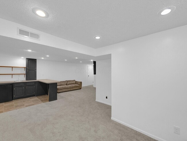 Building Photo - 6880 Pine Bark Ln