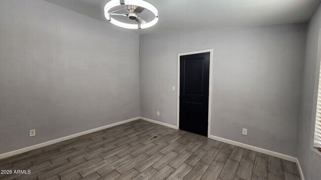 Building Photo - 9647 S 30th Dr