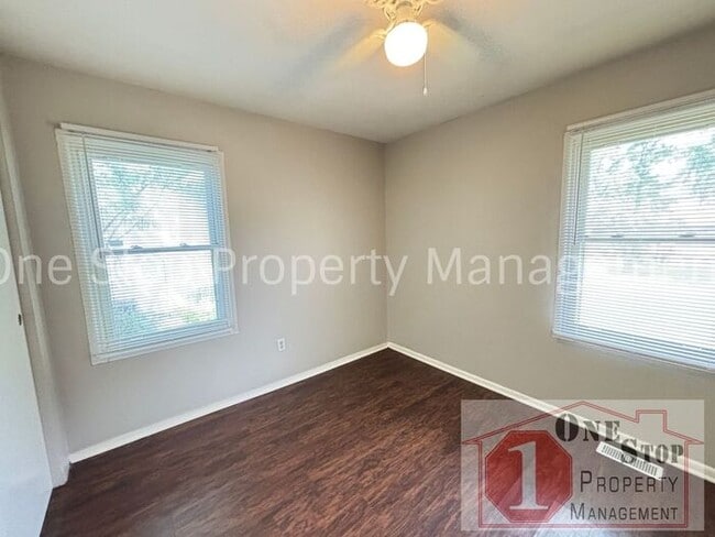 Building Photo - 3 Bedroom, 1 Bathroom in Grandview