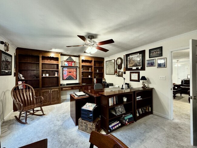 Building Photo - Be Home For The Holidays! Fabulous 4-Bedroom Home w/2-Car Attached Garage! Pet Friendly - Screene...