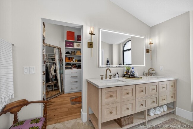 Building Photo - 12897 La Rochelle Cir