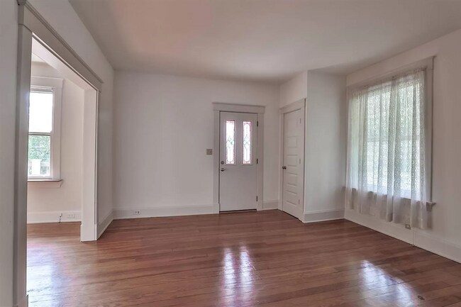 Building Photo - 476 Compton Rd