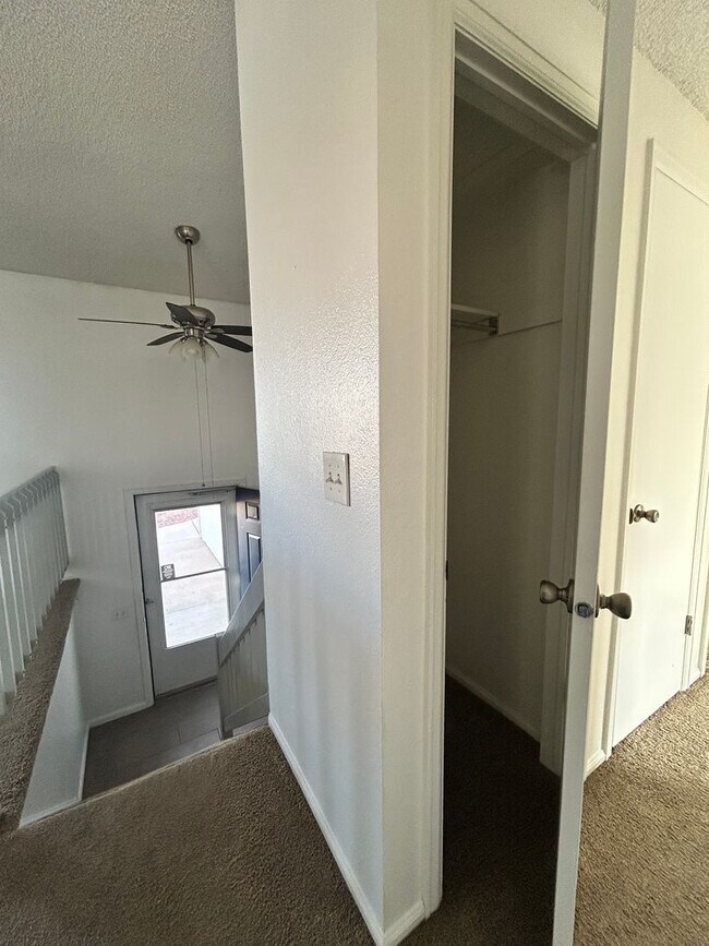 Building Photo - Completely Remodeled Home for Rent in Northwest Longmont