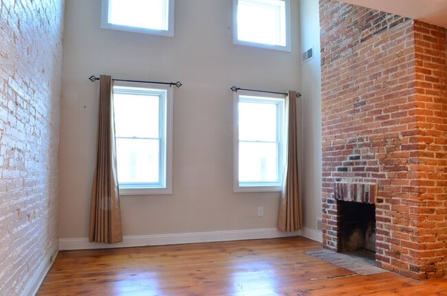 Building Photo - 19 E Wheeling St