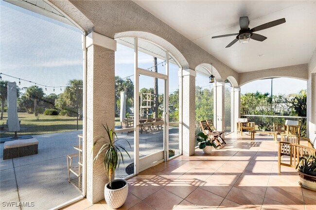 Building Photo - 461 Everglades Blvd N