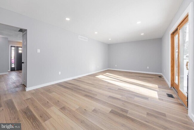 Building Photo - 44 Cranford Rd