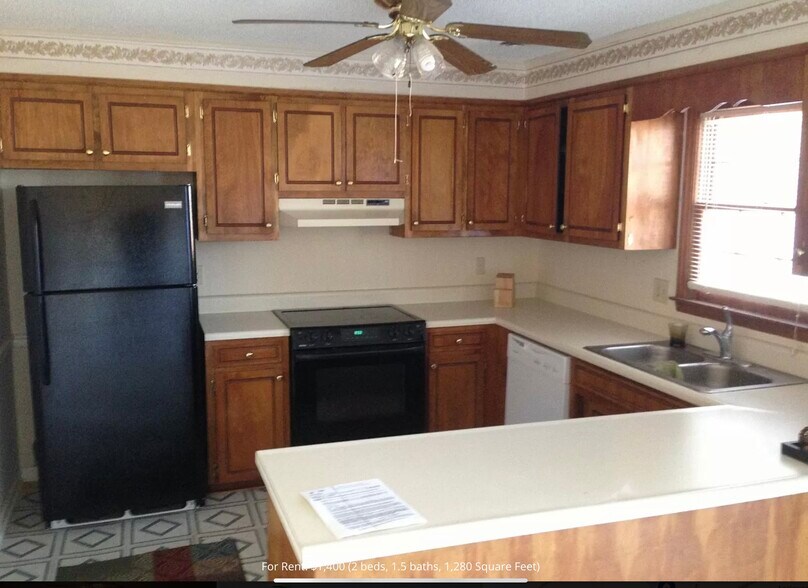 Building Photo - 71 Sweetbriar Ln