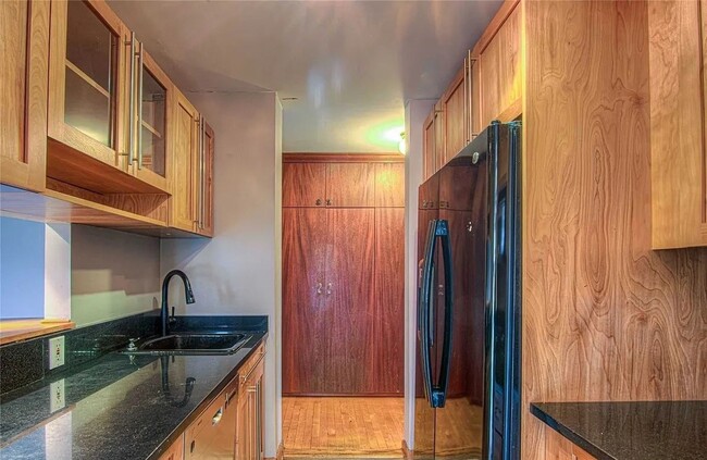 Primary Photo - Charming 1-bedroom, 1-bathroom