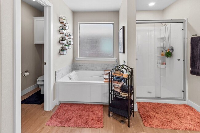 Building Photo - Fully Furnished