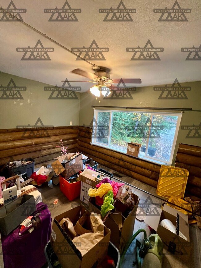 Building Photo - 2 Bedrooms plus an office / Pet friendly /...