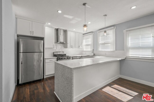 Building Photo - 1754 N La Brea Ave