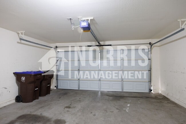 Building Photo - Beautiful Remodeled Home in Florence