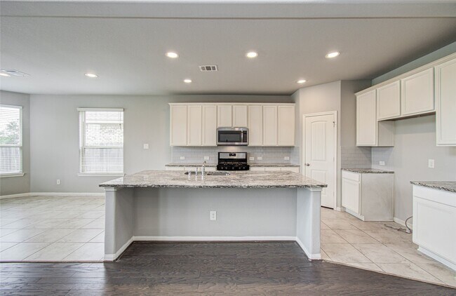 Building Photo - 24331 Kee Cresta Ct