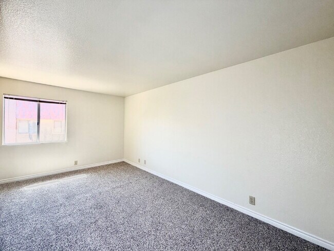 Building Photo - Las Vegas Guard-Gated Condo for Rent | 2 Bedroom Upstairs Unit | River Glen Community
