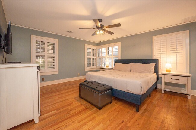 Building Photo - 4301 Avenue O