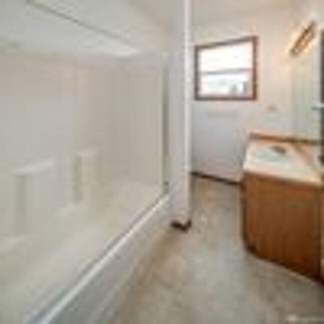 Building Photo - 2420/2422 E Street