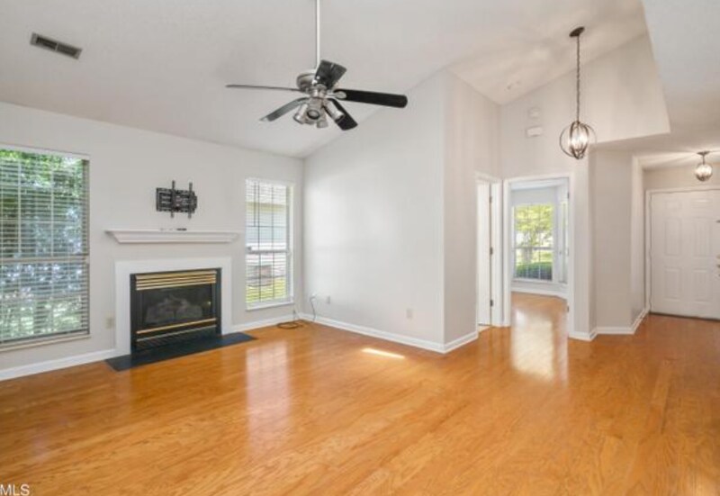 Building Photo - 1619 Chenoweth Cir