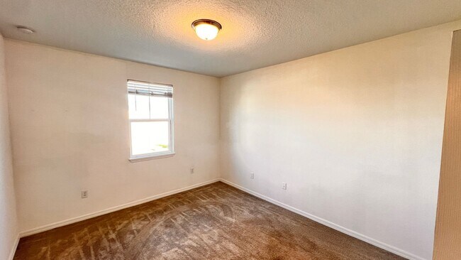 Building Photo - Beautiful, Resort-Style Living with this 3...