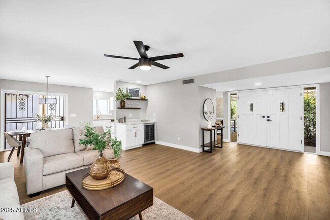 Building Photo - 25810 S Boxwood Dr