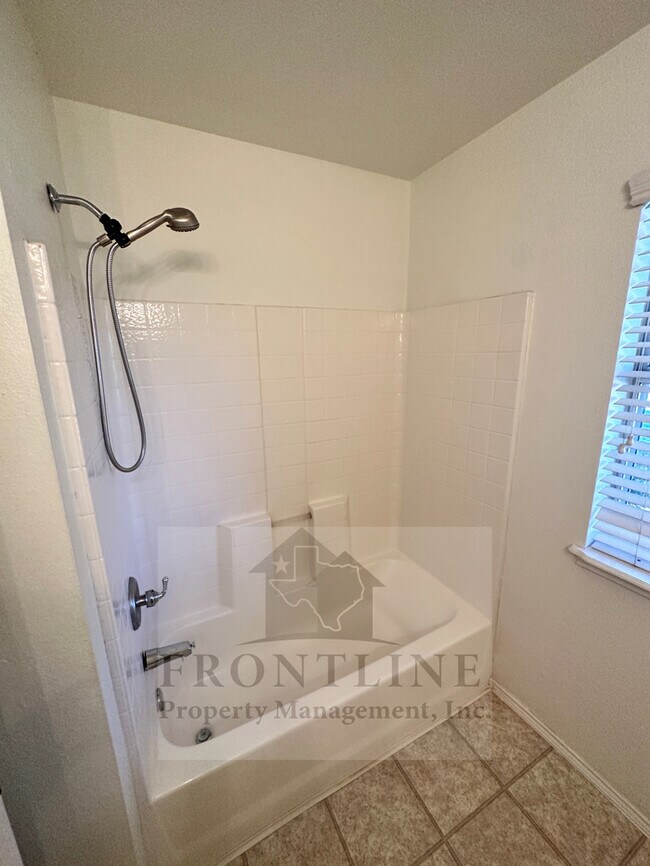 Building Photo - 629 Dorchester Dr