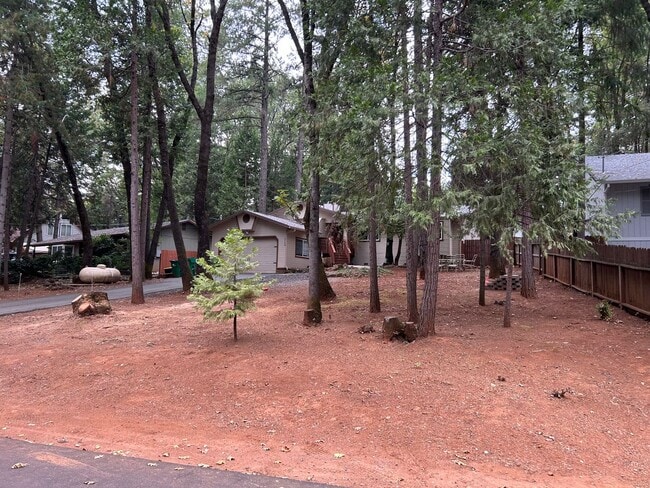 Building Photo - 14749 Vassar Ct